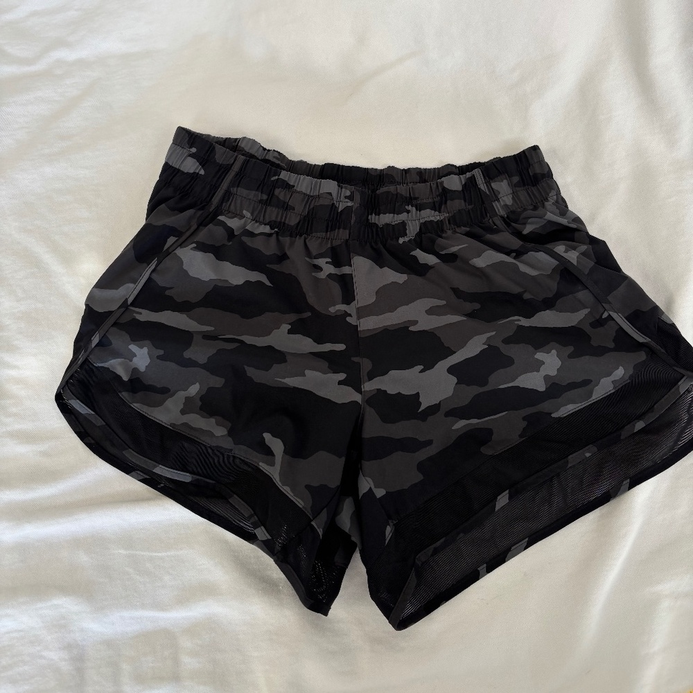 Athleta Grey Camo Printed Mesh Racer Run Short 4in Size S